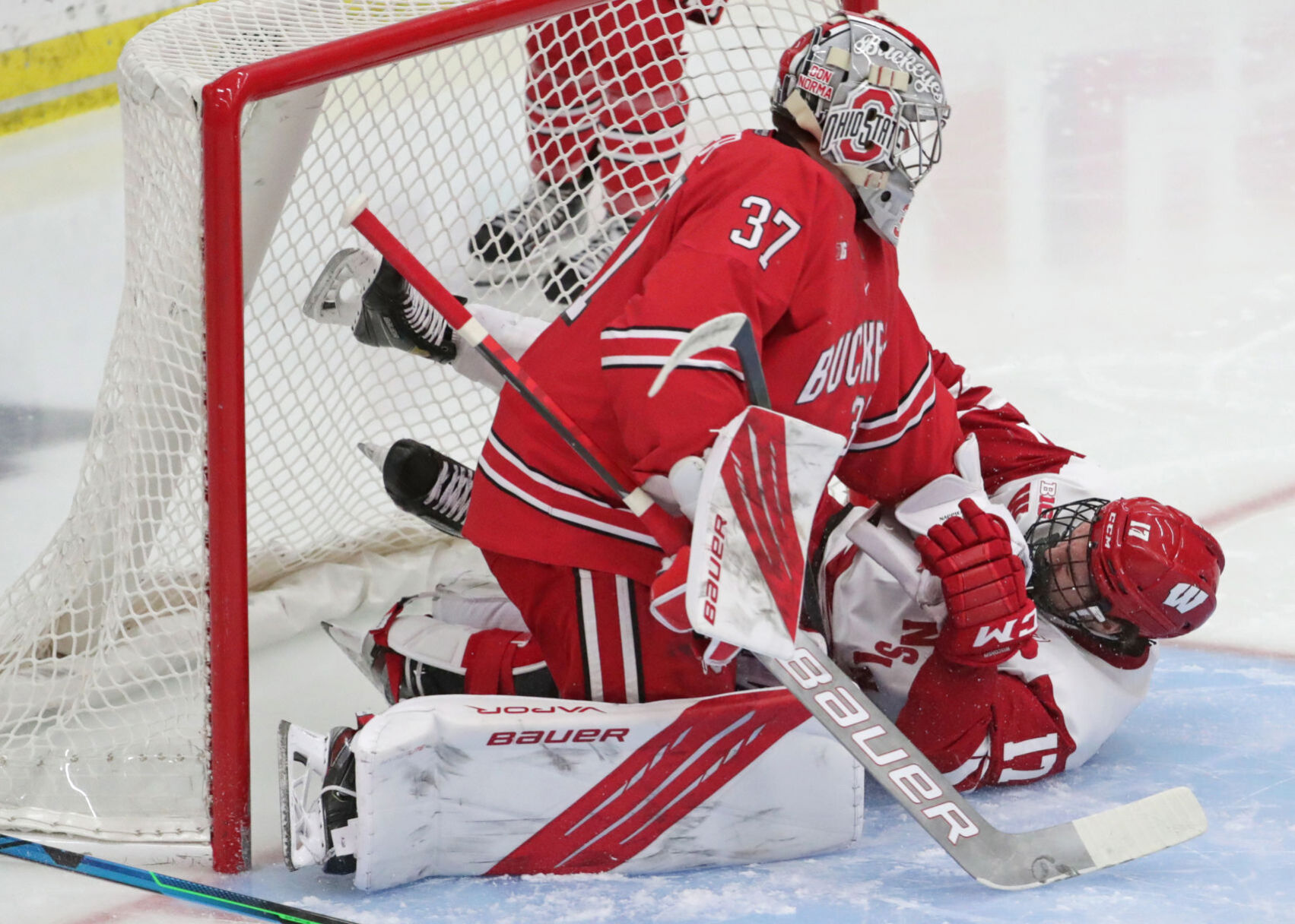 01BadgersHockeyOhio0055AJA-02262021202446